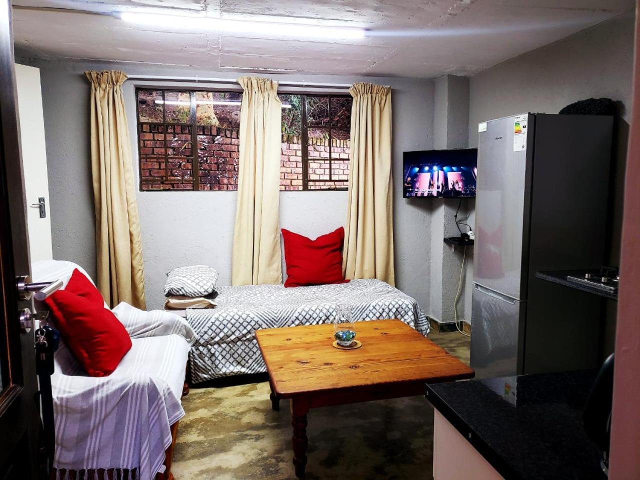 13 @ Rhinoroad Nelspruit Apartment Mbombela ภายนอก รูปภาพ